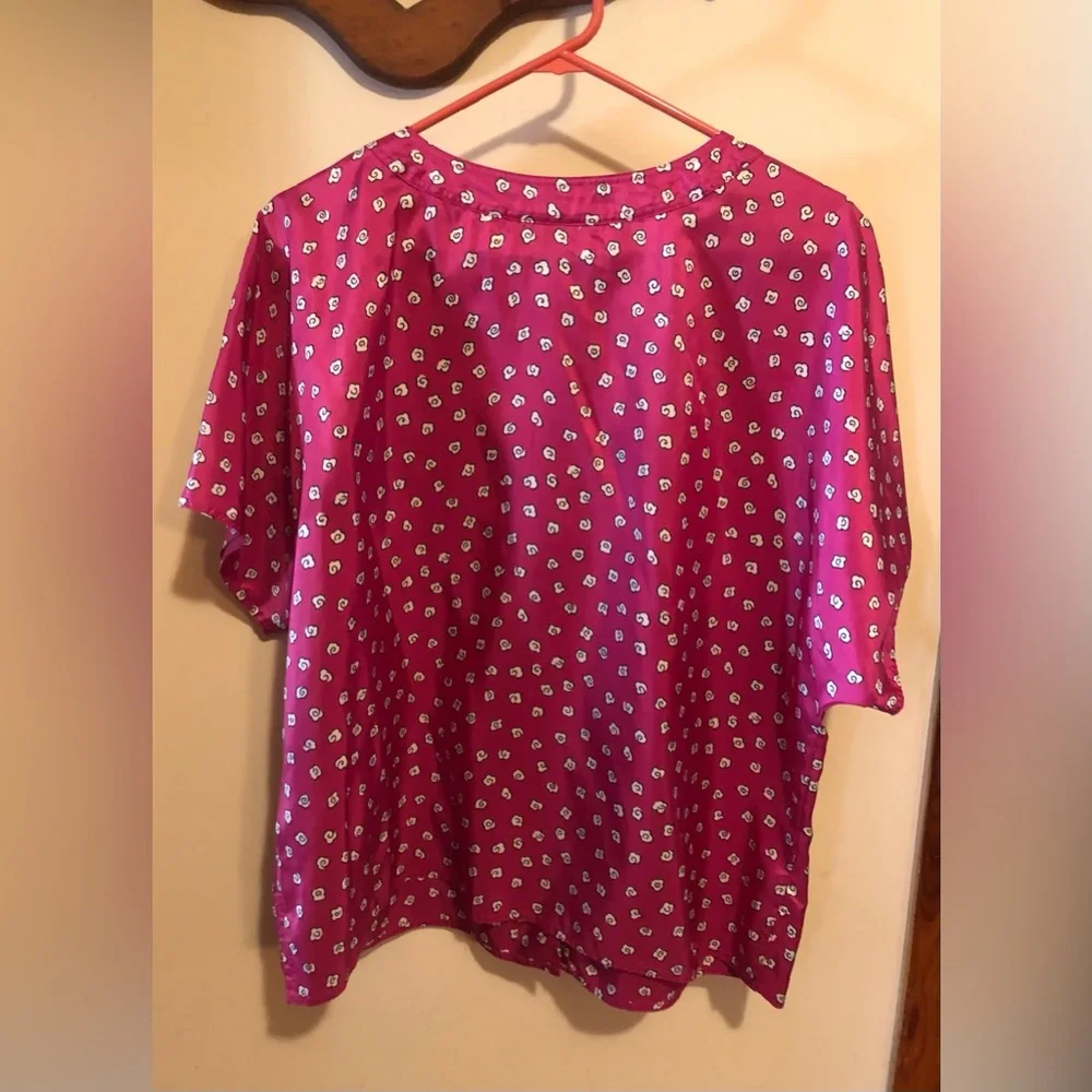 Ladies top - Picture 3 of 3